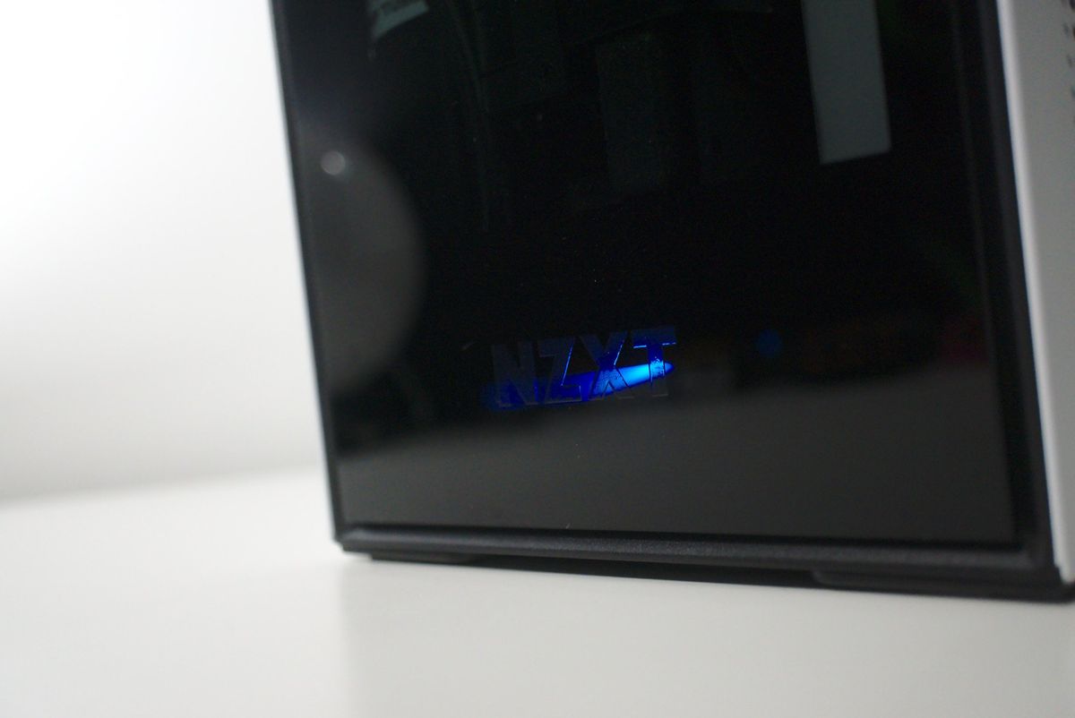 NZXT H1