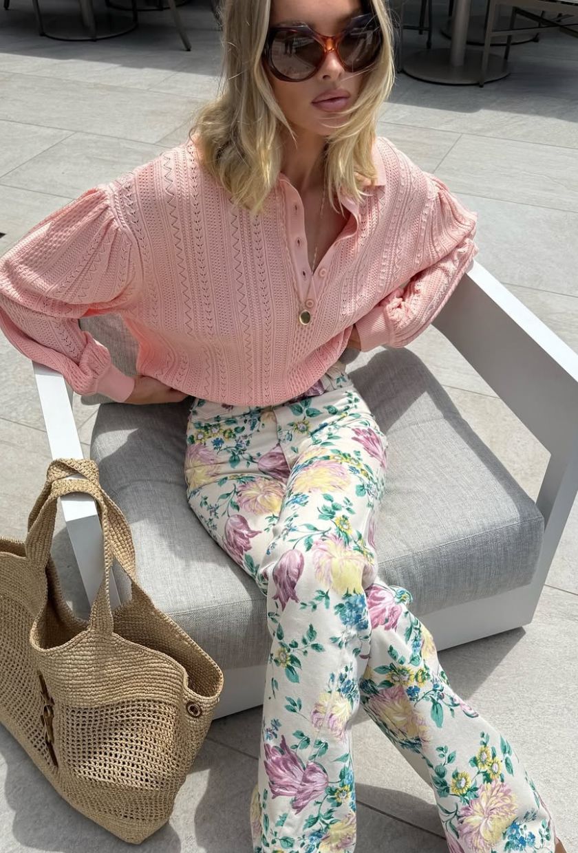 @hoskelsa wears floral jeans
