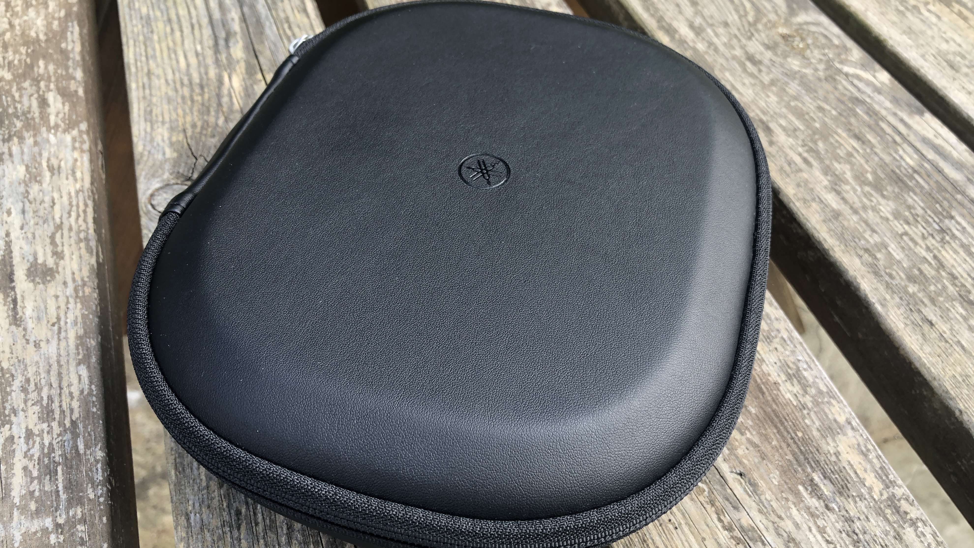 the carrying case for the yamaha yh-l700a