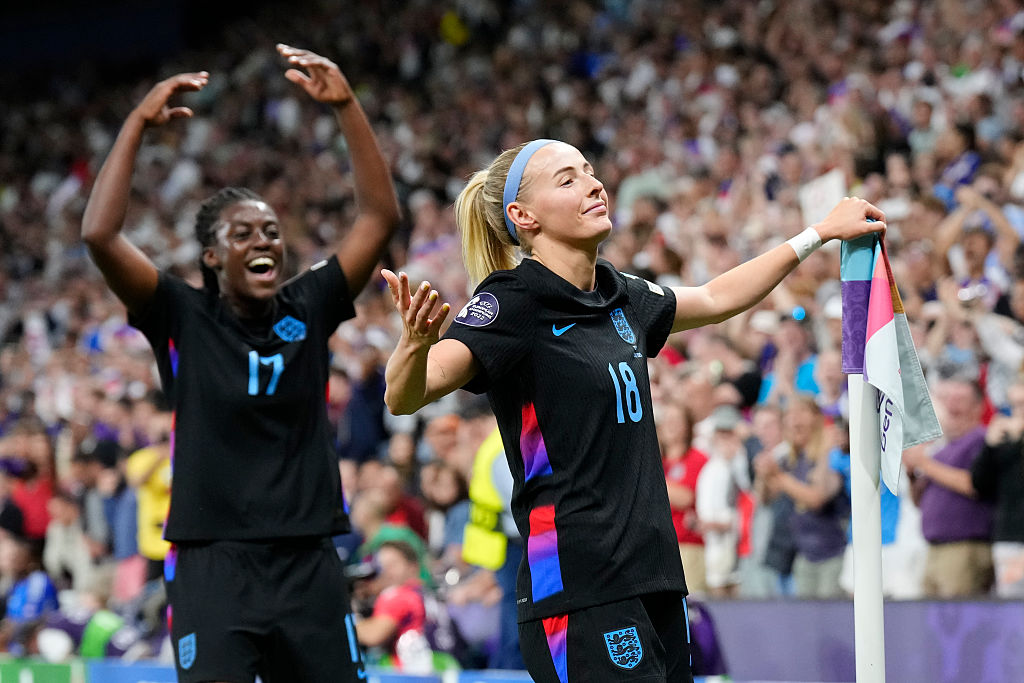 Chloe Kelly forward of England and Arsenal FC celebrates after scoring her sides first goal during the UEFA Womens EURO 2025 Semi-Final match between England and Italy at Stade de Geneve on July 22, 2025 in Geneva, Switzerland. 