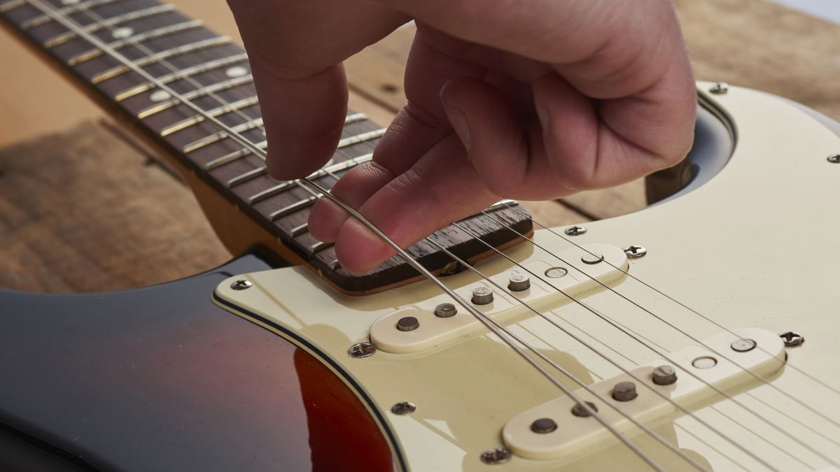 10 guitar setup hacks tips on changing strings and staying in tune
