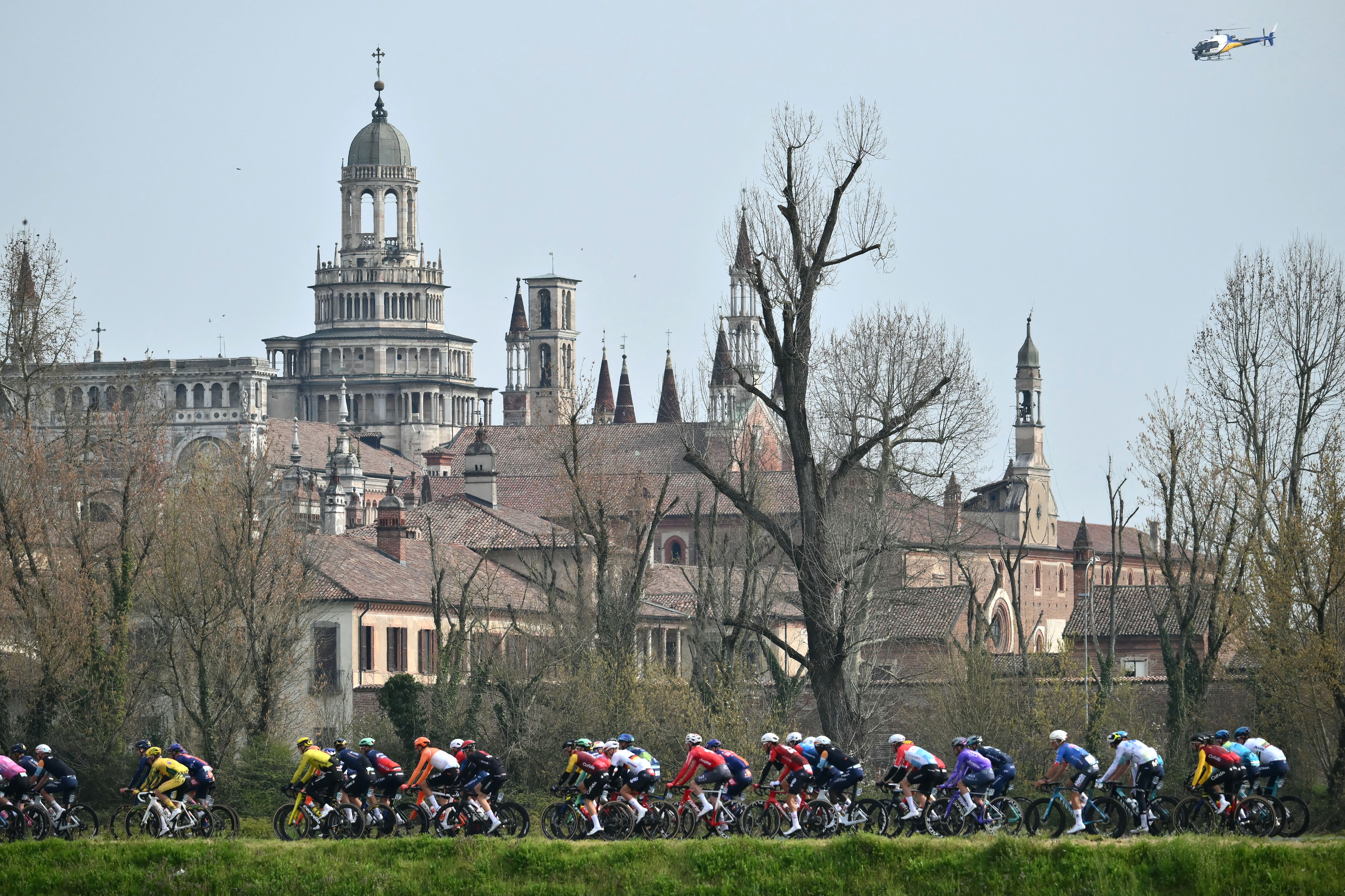 Milan-San Remo Men LIVE - Nine riders go clear but peloton starts to control