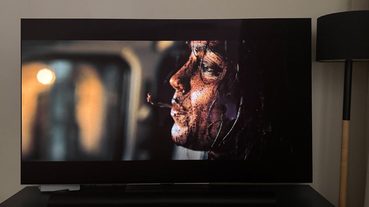 A scene from Abigail being shown on the LG G4.