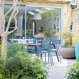 garden dining table and chairs sliding doors