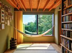 hammock in north london house (Tree View House)