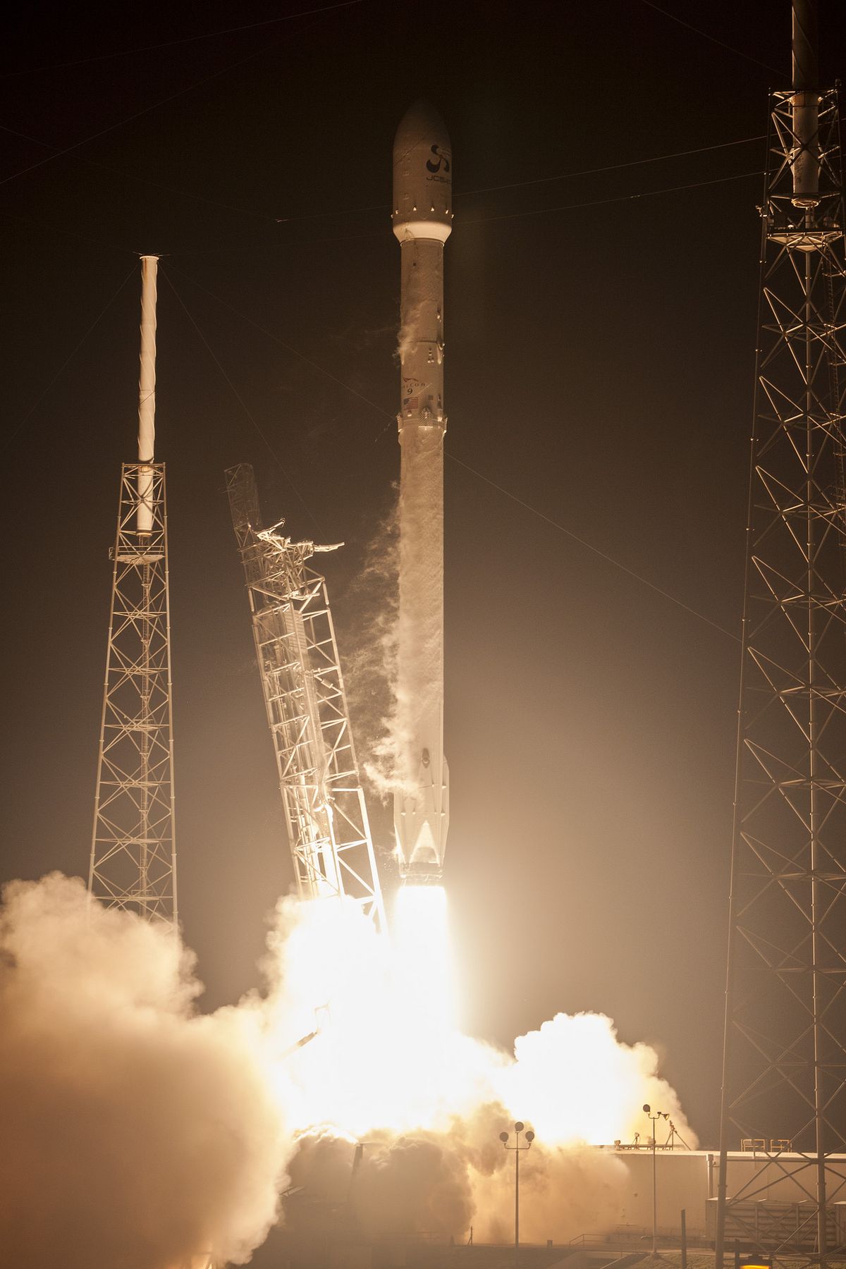 Photos: SpaceX Launches JCSAT-14 Satellite, Lands Rocket at Sea | Space