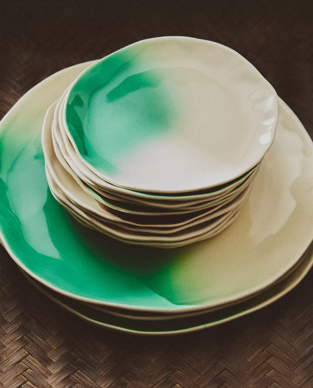 Green and stone ombre plates