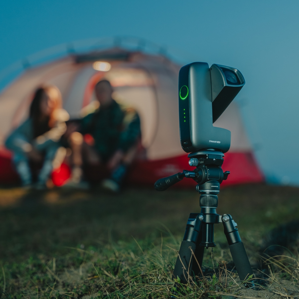 The Dwarf comes with a tripod mount