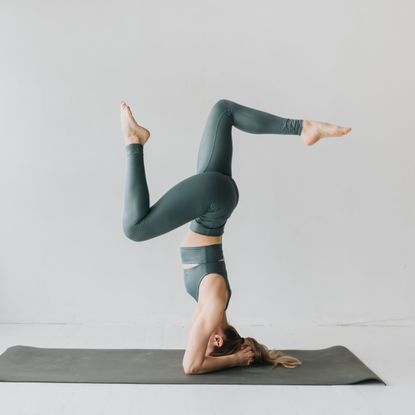 I Swear By These Hip-Releasing Stretches From One Of The World's Favourite Yoga Instructors - You Should Try Them, Too