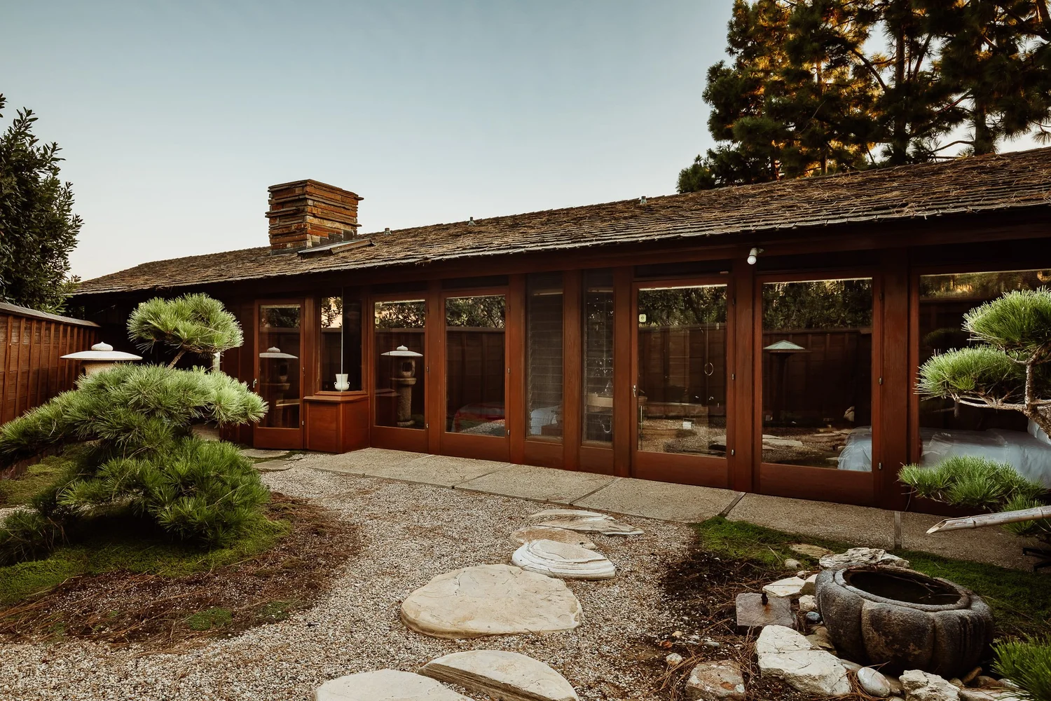 An oceanfront modernist house by one of Frank Lloyd Wright's disciples, hits the market