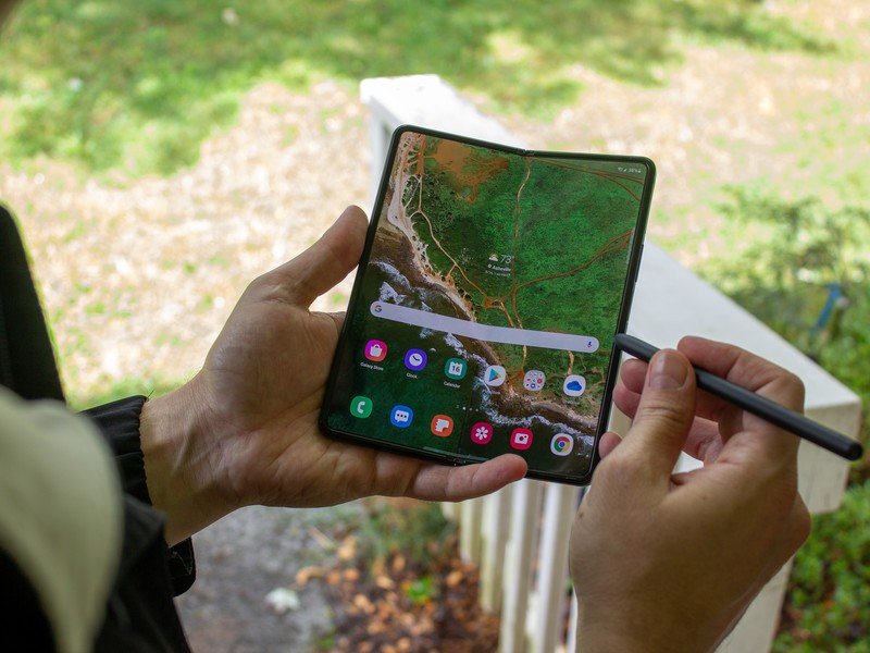 Samsung Galaxy Z Fold 3 S Pen Taking Notes