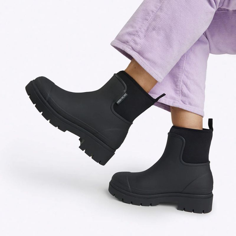 Merry People Tully Ankle Wellies on model