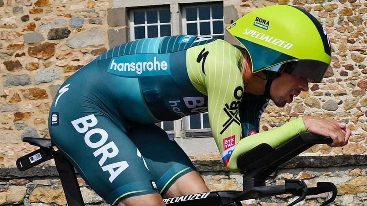 Primoz Roglic wearing a Core sensor while racing a time trial