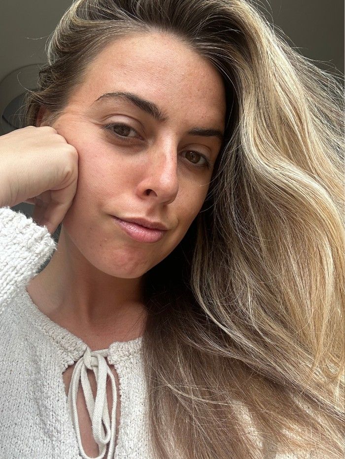 Shannon Lawlor using Sunday Riley Good Genes