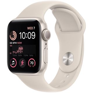 Apple Watch SE 2 valkoisella taustalla