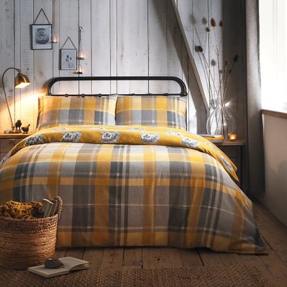 This Dunelm Reversible Bedding Is Defining The Autumn Season Ideal Home   W7xbtmZqyhpwhebGn6ZKFY 415 80 