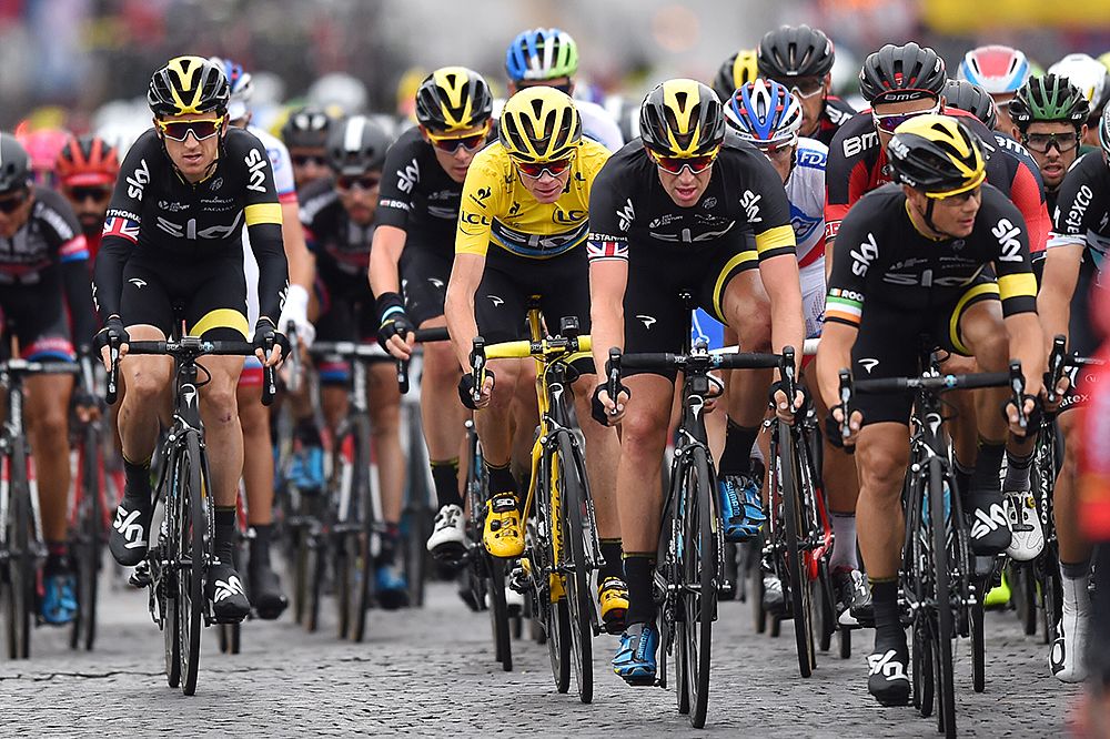 Team Sky on the finish circuits of the Champs-Elysees