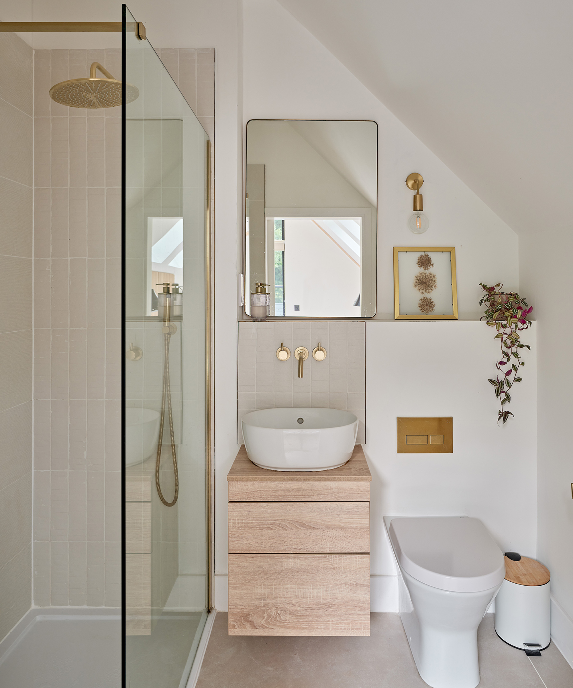 Stylish Ensuite Bathroom Ideas To Suit Spaces Big And Small Homebuilding Stylish Ensuite Bathroom Ideas To Suit Spaces Big And Small Homebuilding