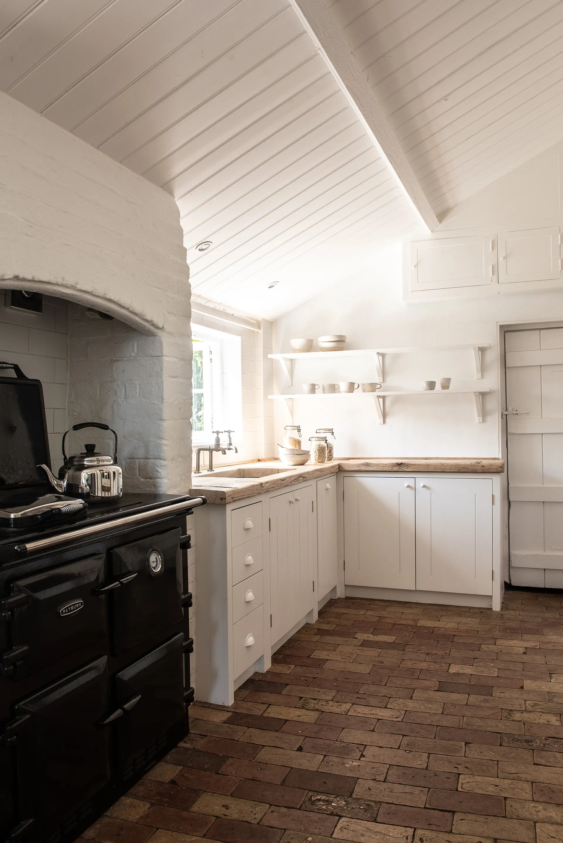 Farmhouse Sink and Natural Materials