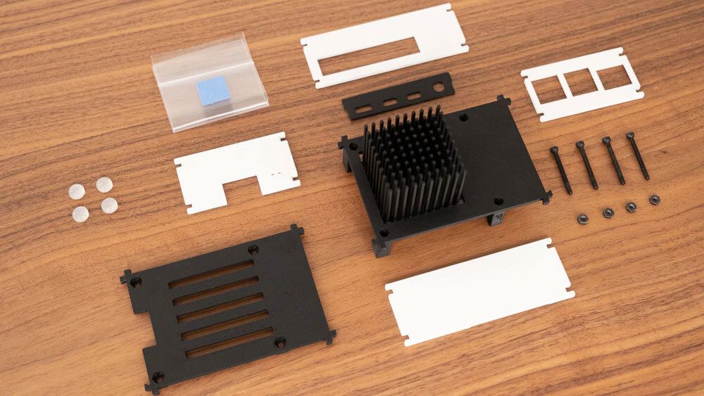 SQ1 - Minimalist Case &amp; Heatsink for Raspberry Pi 4B
