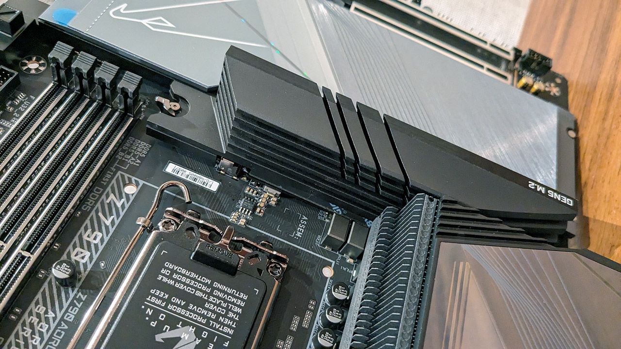 Gigabyte Z790 Aorus Master X Primary M.2 heatsink