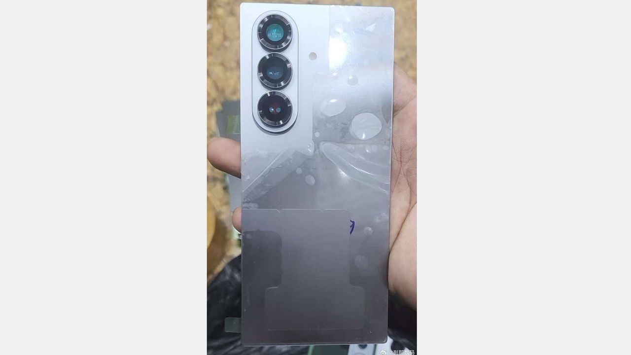 A leaked photo of the Samsung Galaxy Z Fold 7