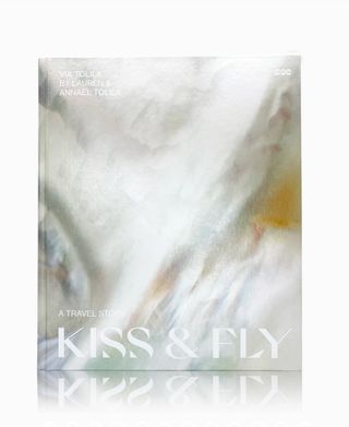 kiss and fly mother of peal cover of augmented reality travel book