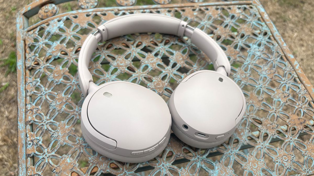 Sony WH-CH730N over-ear headphones