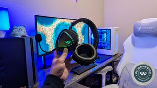 Image of the ASUS ROG Delta II wireless PC gaming headset.