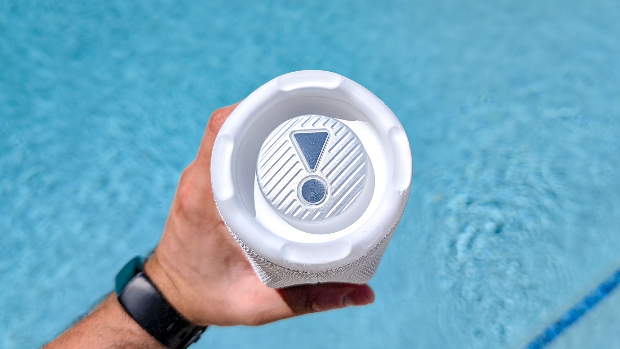 The JBL Charge 6 near the pool.