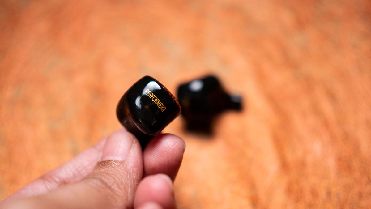 AFUL Performer 8 IEM