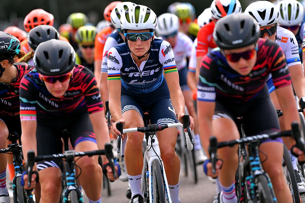 Lizzie Diegnan racing during stage 1 at Boels Ladies Tour