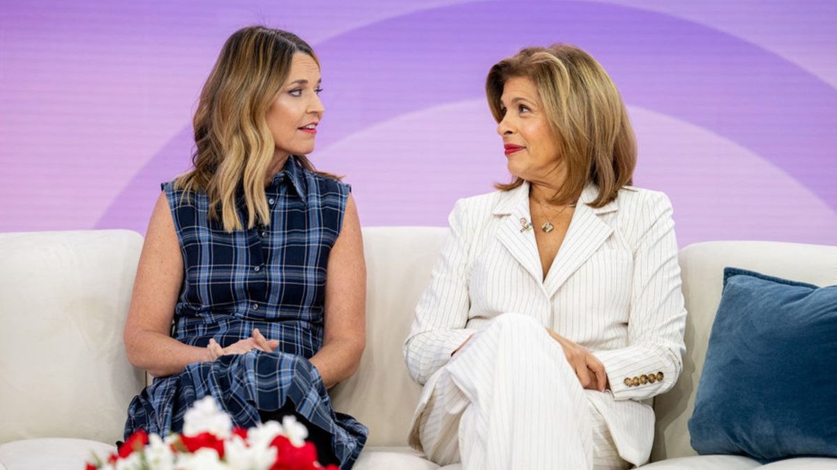 Savannah and Hoda look into each other&#039;s eyes on The Today Show