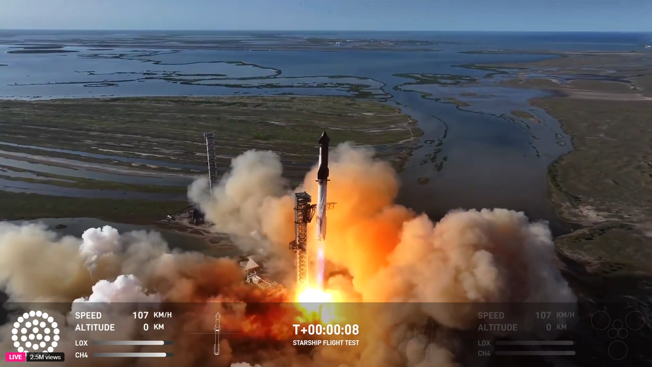 SpaceX Starship Flight 6 launches toward space.