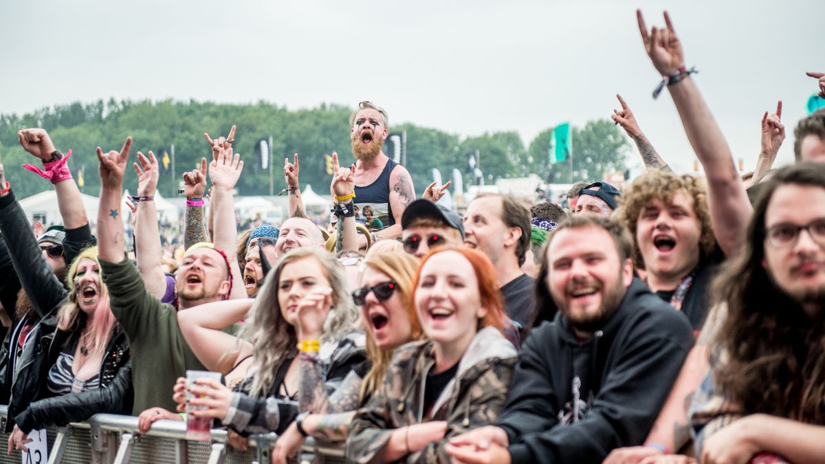 Download festival crowd