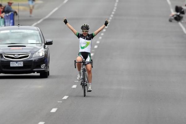 An overjoyed Amanda Spratt (GreenEDGE) won the 2012 Australian National Championship