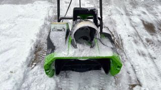 Greenworks 40V 20 Inch Cordless Single-Stage Snow Blower