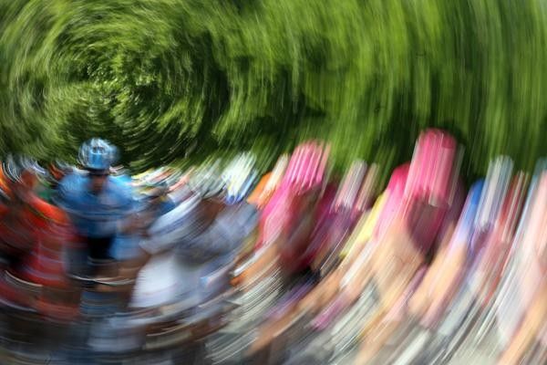 Riders took it easy in stage 9.