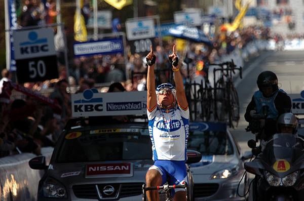 Devolder celebrates his victory