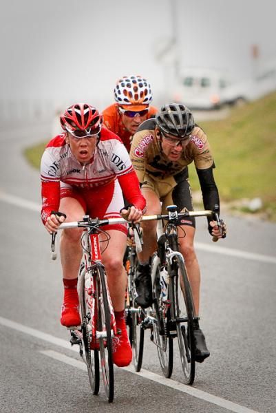 The rider from Footon-Servetto is joined by an Euskaltel-Euskadi rider and a Cofidis rider, as the climate conditions keep worsening.