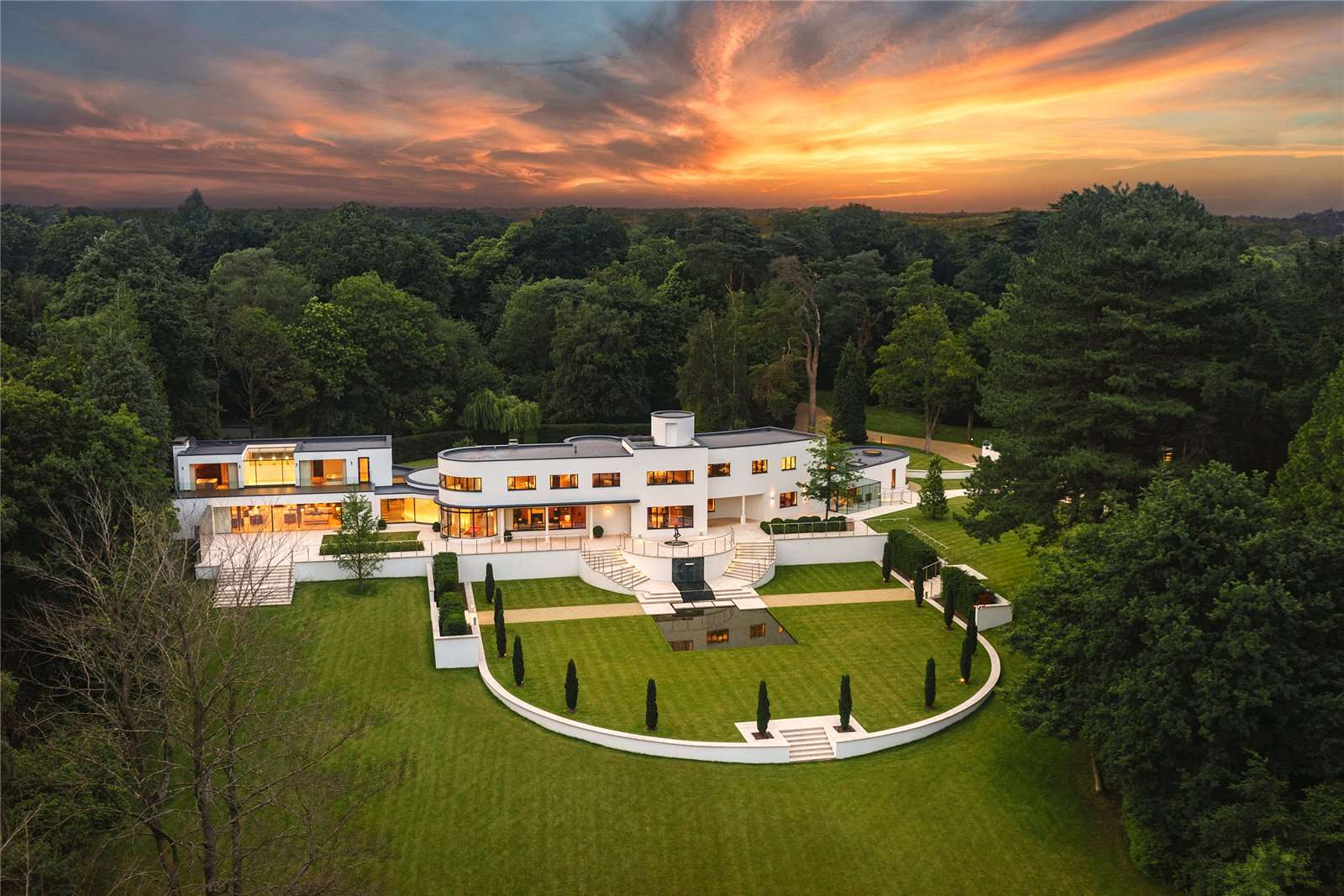 Exterior view of the mid century modern/art deco home on the wentworth estate