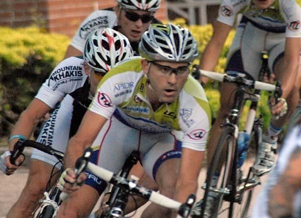 Ken Hanson corners on his way to 17th. Photo &copy;: Eddy Rayford/www.scgacycling.com