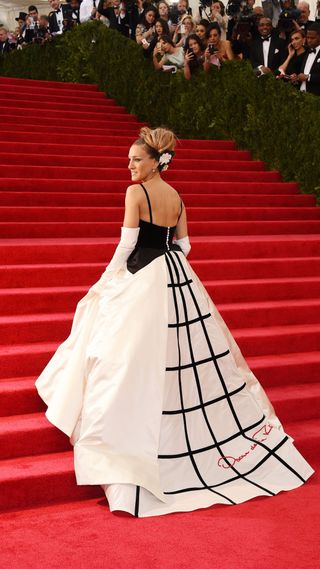 Sarah Jessica Parker attends the "Charles James: Beyond Fashion" Costume Institute Gala at the Metropolitan Museum of Art on May 5, 2014 in New York City