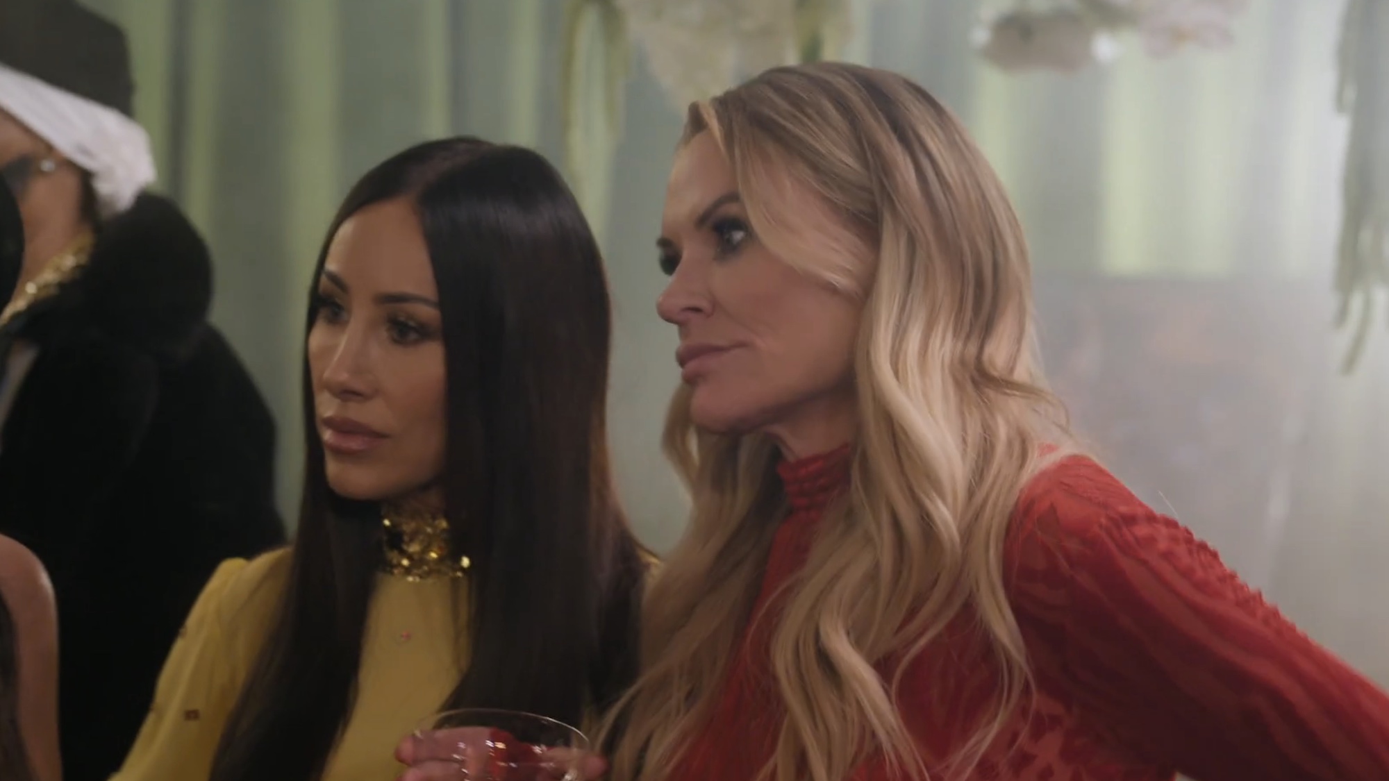 Angie K and Heather talking to Lisa on UGT.