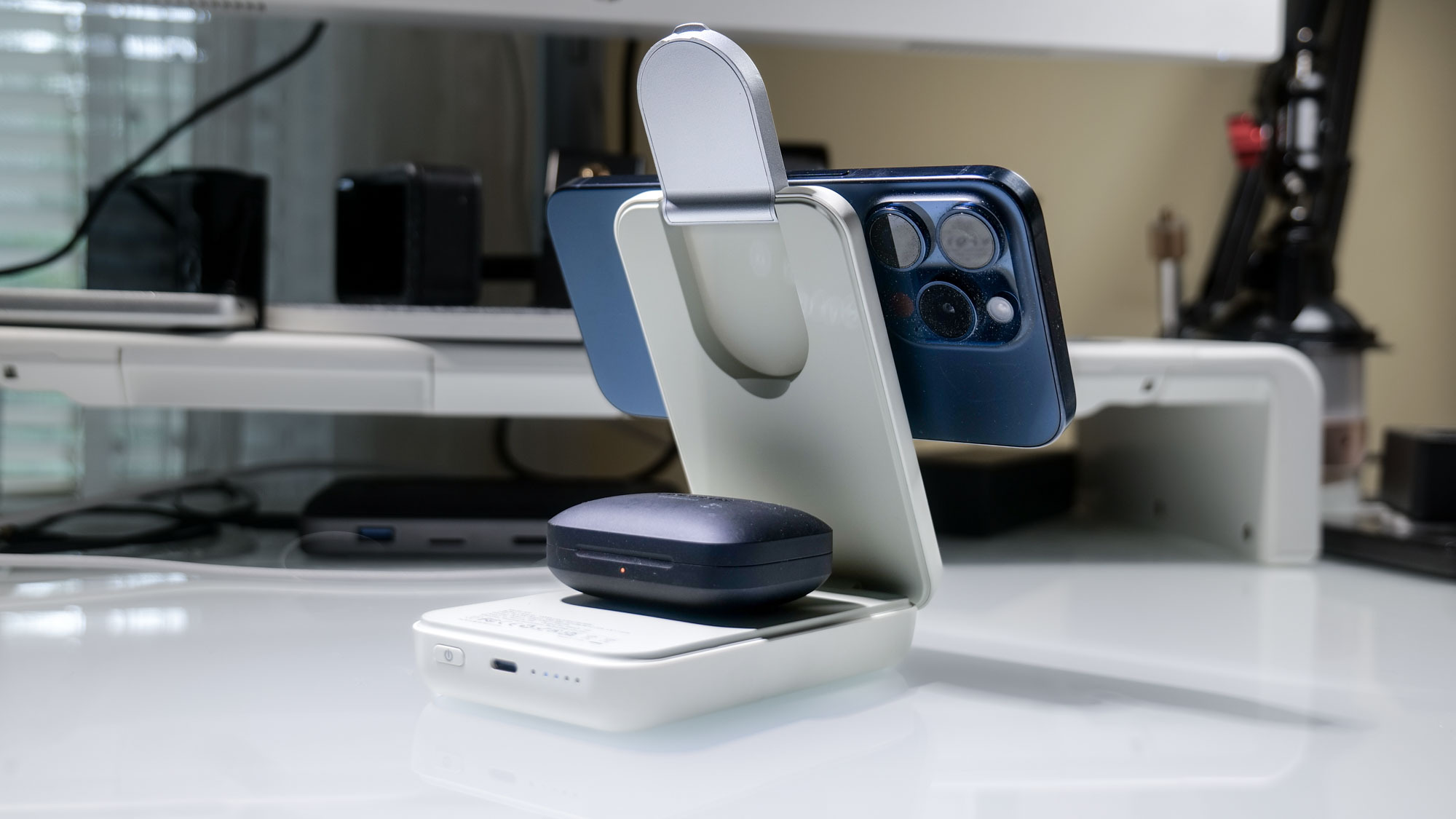 Rorry 3-in-1 Portable 10000 mAh Charger on desk.