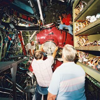 The Liquid Hydrogen (LH2) and Liquid Oxygen (LO2) manifolds installation in the aft fuselage at Rockwell Downey facility, Calif. on August 2, 1989.