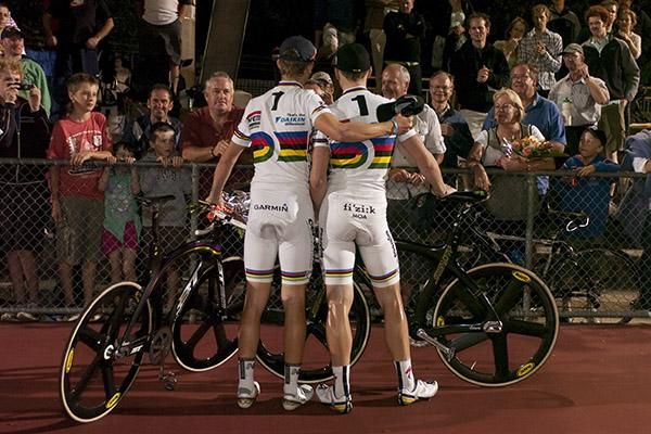 Fans get a chance to say thanks to a couple of Aussie world champions after their win in Bendigo.