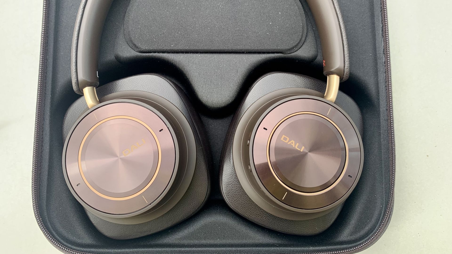 Dali's new wireless headphones are hires audio stunners, with one
