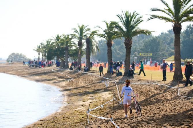 The beach was a long, difficult section in Yasu