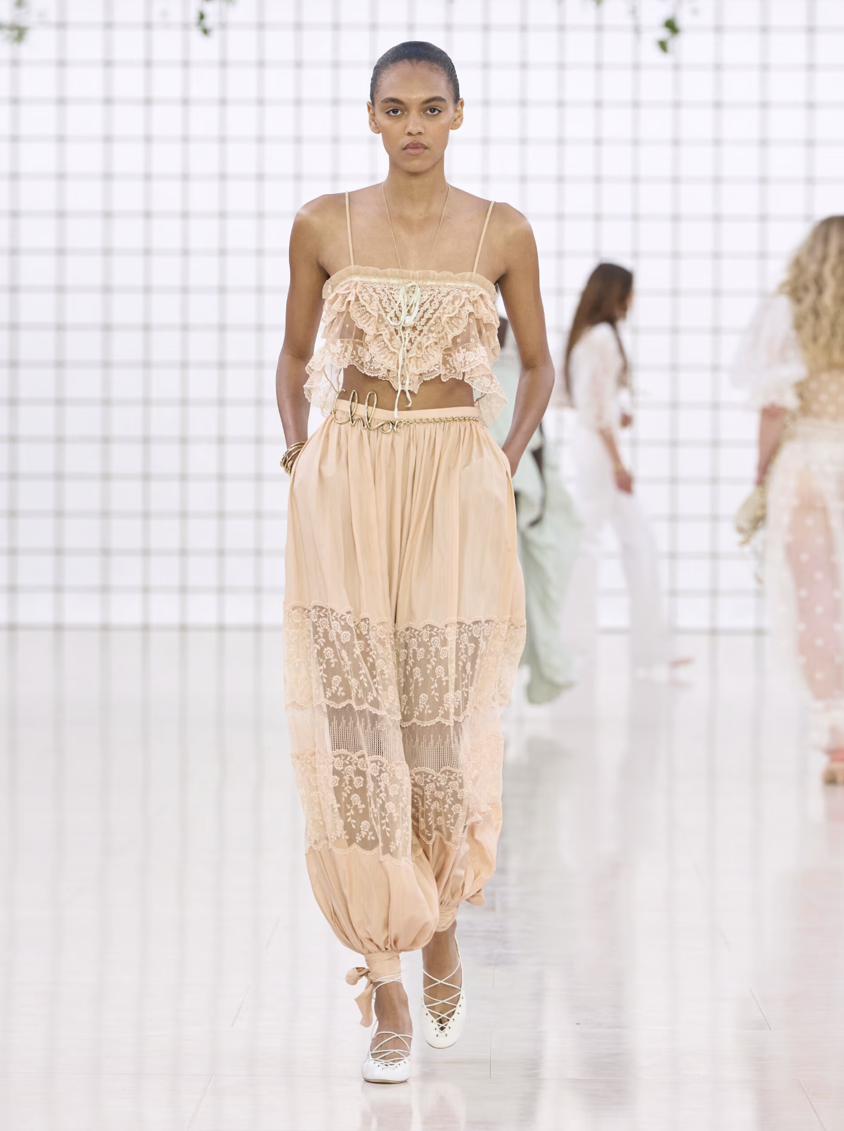 Chloé spring/summer 25 runway - balloon trousers